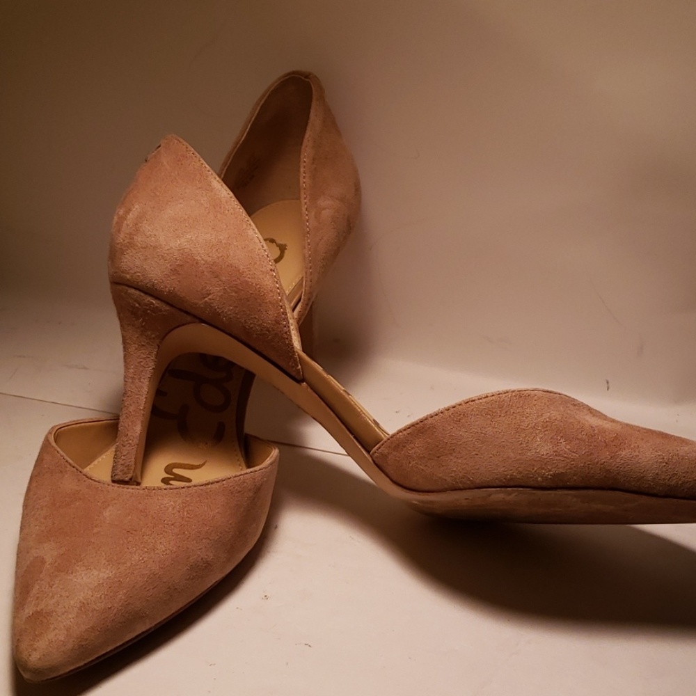 Shoes - Picture 3 of 8